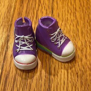 Rainbow High Doll Deluxe Fashion Closet Purple Chucks Heels Sneakers Shoes